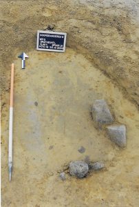 Miranda de Wit: midden-bronstijd grafheuvel, inhumatie kind