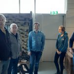 (amateur) archeologen op bezoek bij de tentoonstelling Lochtenrek in Makkinga