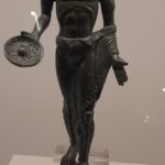mannelijk brons uit een waterput bij Bologna