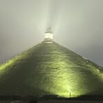 Napoleon: La butte de Lion, monument in Waterloo verlicht